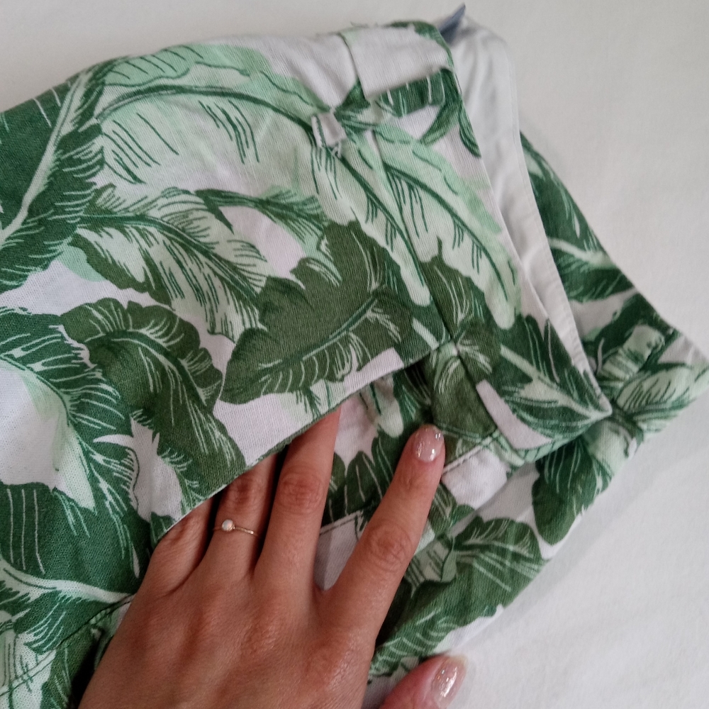 Old Navy Shorts Linen Philodendren Leaves Size 6 Green White - Picture 9 of 13